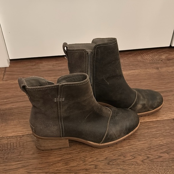 Sorel Boots✨ - Picture 2 of 6